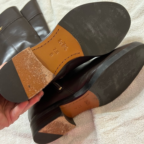 Like new Coach boots size 7.5 - Picture 2 of 2